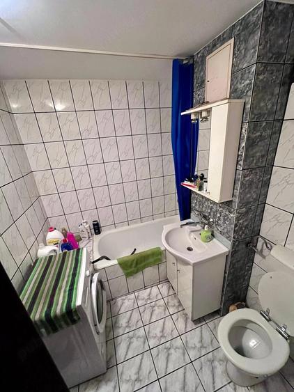 Apartament cu 3 camere decomandat în Craiter
