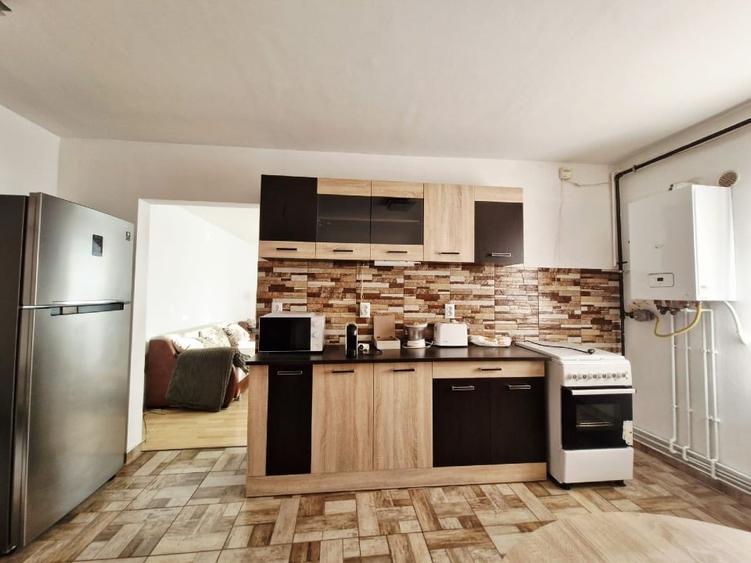 Apartament cu 2 camere nedecomandat, mobilat în Spitalul Județean