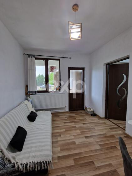Casă individuală cu 4 camere cu Piscina în Răzvad