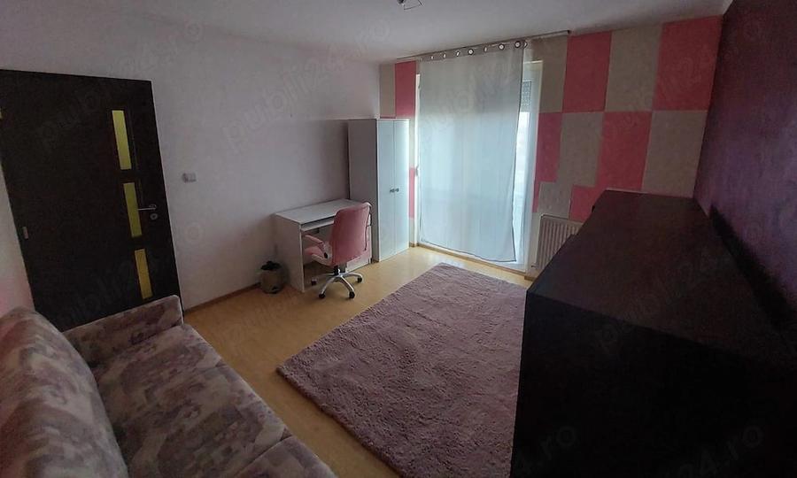 Apartament cu 3 camere decomandat în Micălaca