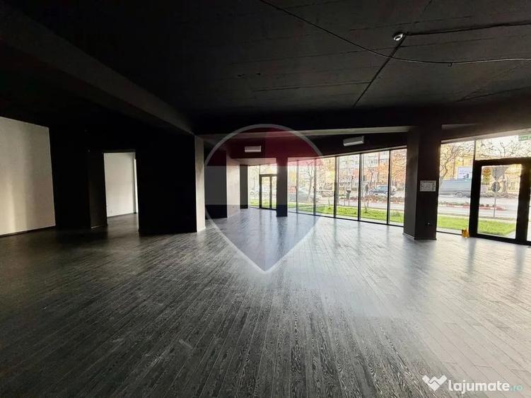 Spațiu comercial, de 270 mp, în Nord