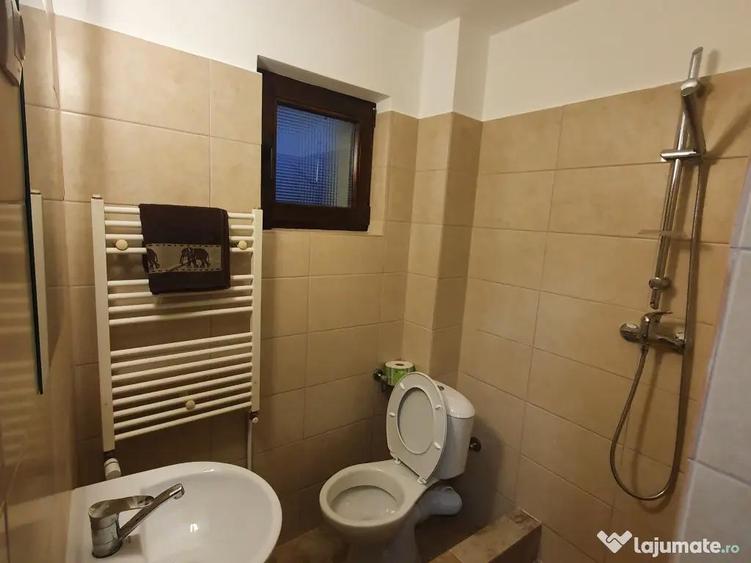 Casă cu 12 camere în Central