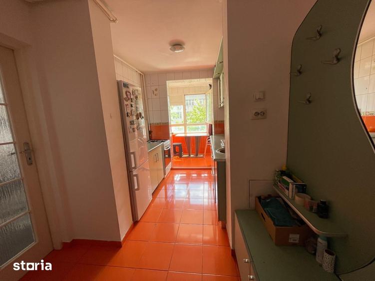 Apartament cu 2 camere decomandat, mobilat în Titan