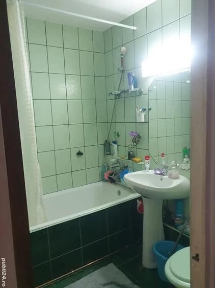 Apartament cu 3 camere semidecomandat, mobilat în Berceni