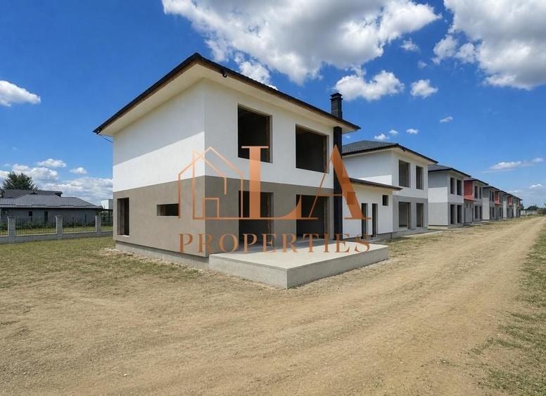 Casă individuală cu 5 camere cu Canalizare în Domnești
