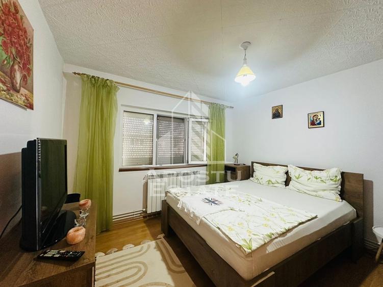 Apartament cu 3 camere decomandat, mobilat în Micălaca