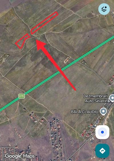 Teren de 8800 mp, în Schela