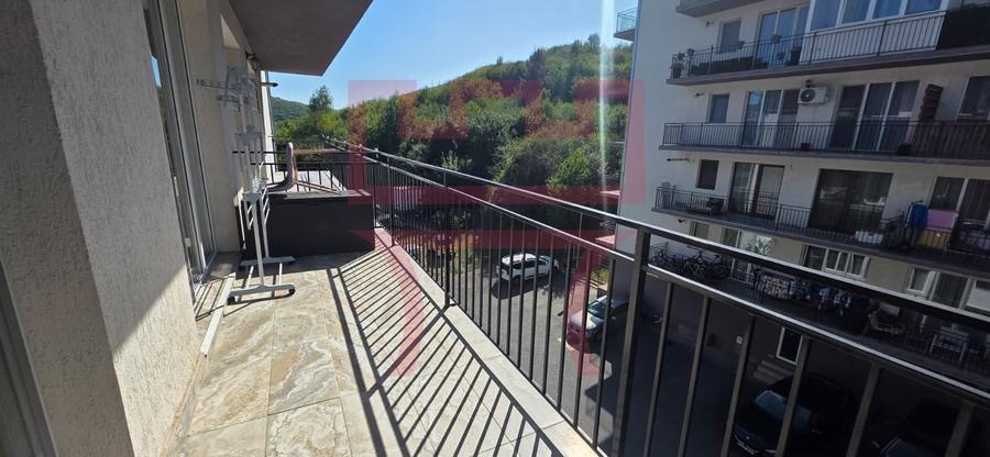 Apartament cu 2 camere semidecomandat în Florești