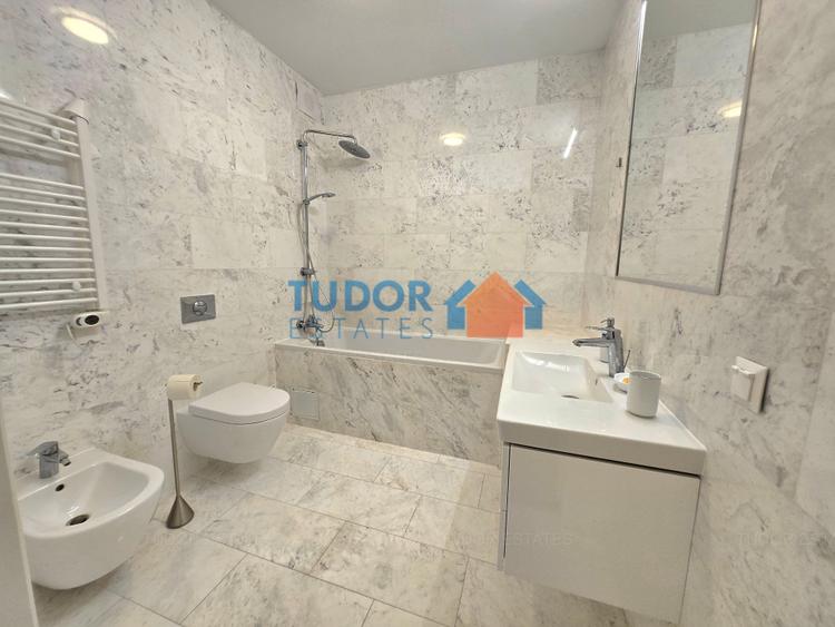 Apartament cu 3 camere semidecomandat în Domenii