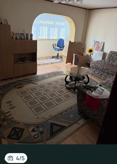Apartament cu 3 camere în Rovine
