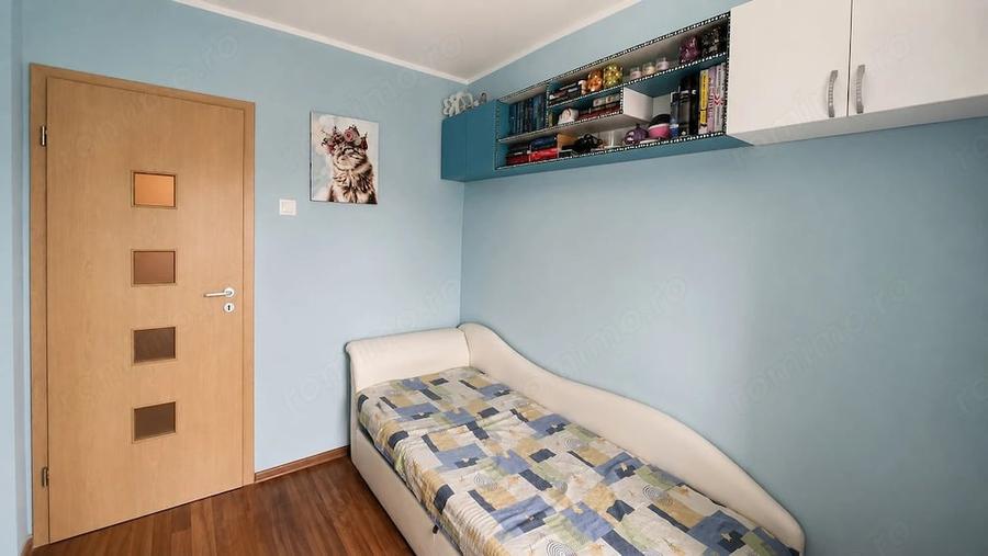 Apartament cu 3 camere decomandat în Lipovei