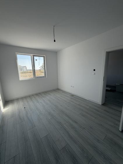 Apartament cu 2 camere semidecomandat în Giroc