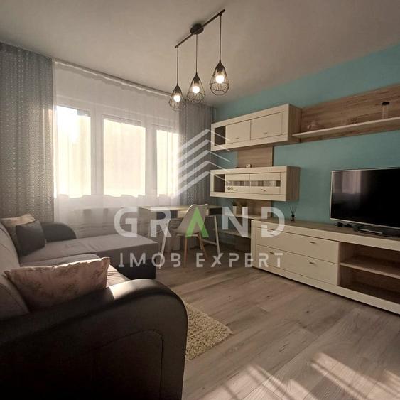 Apartament cu 2 camere decomandat, mobilat în Central
