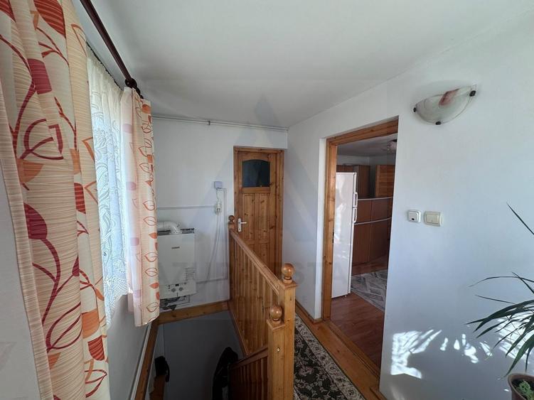 Apartament cu 3 camere decomandat, mobilat în Central