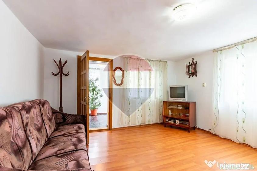 Casă cu 5 camere cu Teren 1842 Mp în Boboci