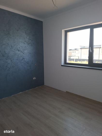 Casă cu 4 camere cu Teren 400 Mp în Pielești