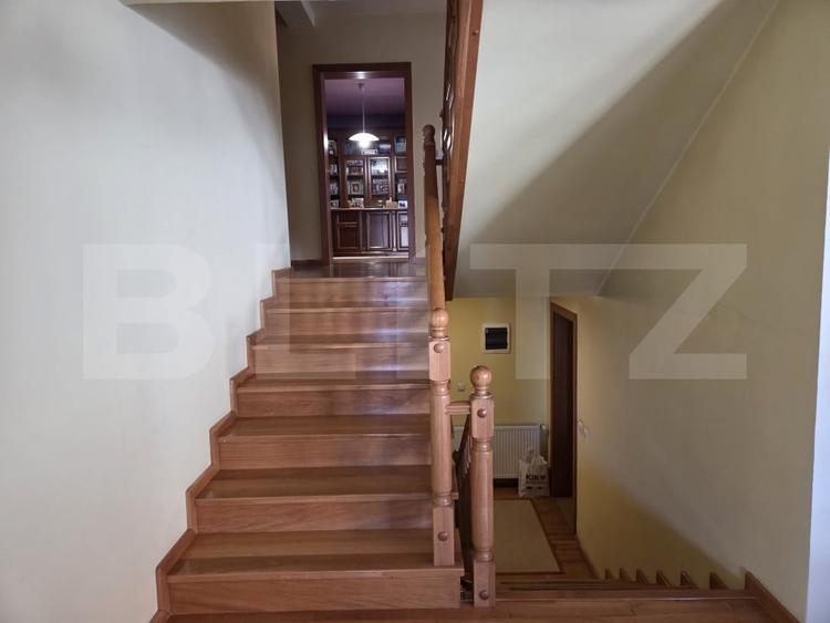 Casă individuală cu 6 camere cu Canalizare în Rupea