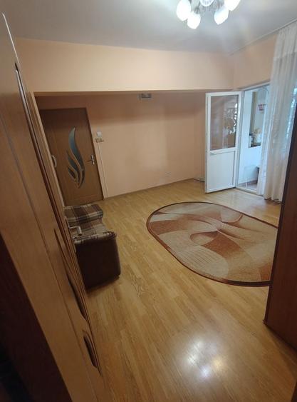 Apartament cu 2 camere semidecomandat în Exterior Vest