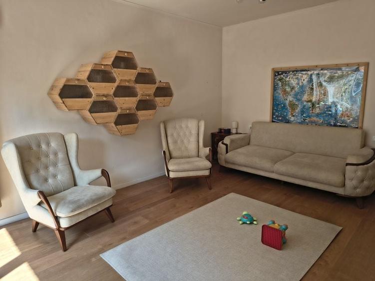 Apartament cu 3 camere decomandat în Drumul Carului