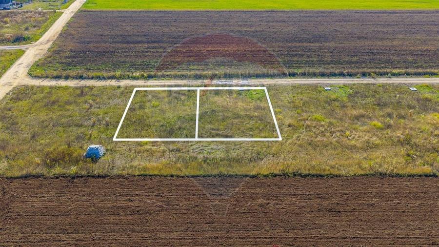 Teren Construcții intravilan de 650 mp, în Nord