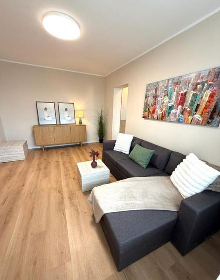 Apartament cu 2 camere semidecomandat, mobilat în City Park Mall