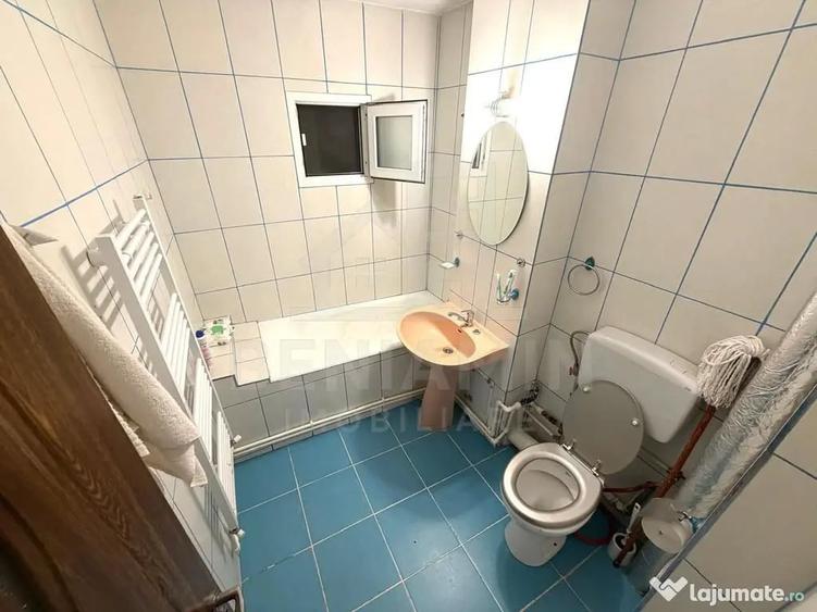 Apartament cu 3 camere decomandat în Rovine