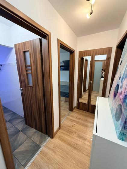 Apartament cu 3 camere semidecomandat în Drumul Taberei