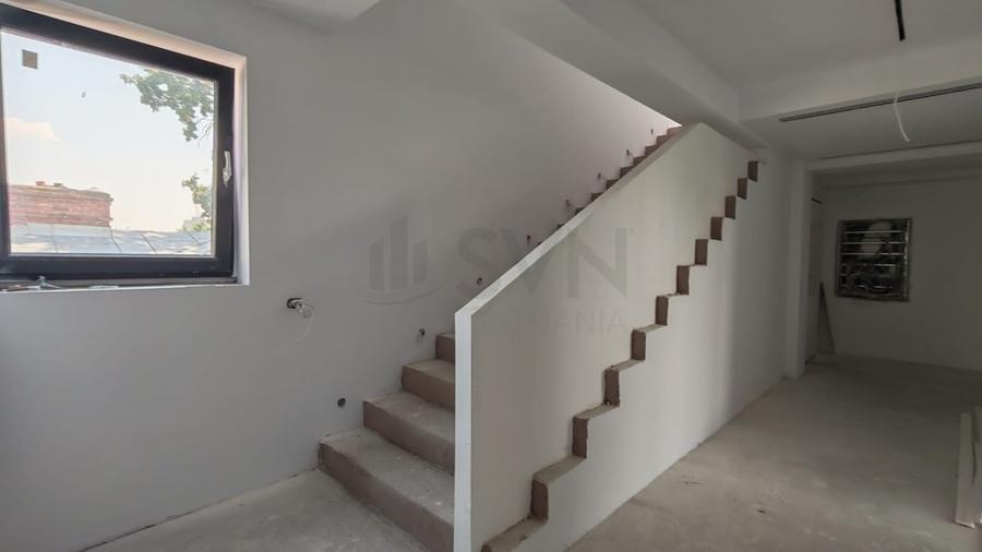 Apartament cu 5 camere decomandat în Parcul Carol