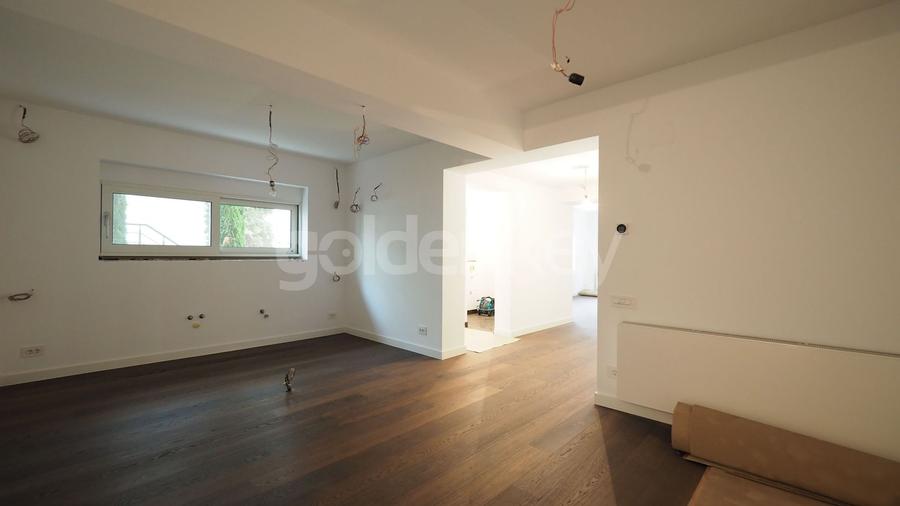 Vilă cu 7 camere, 4 bai | renovata integral 2020 | strada privata - 8