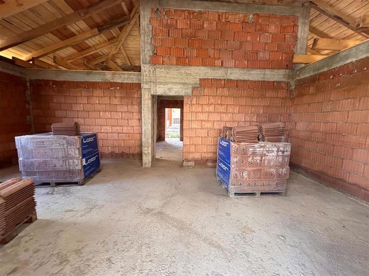 Duplex cu 3 camere cu Teren 500 Mp în Stupini