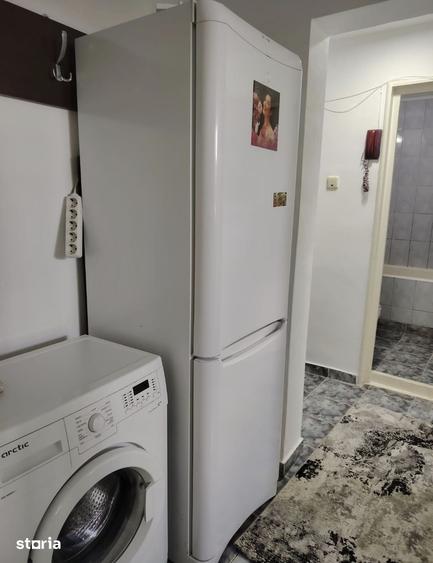 Apartament cu 2 camere decomandat în Berceni