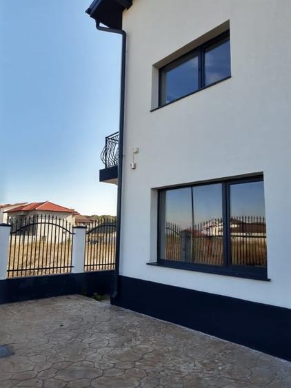 Duplex cu 6 camere cu Canalizare în Joița