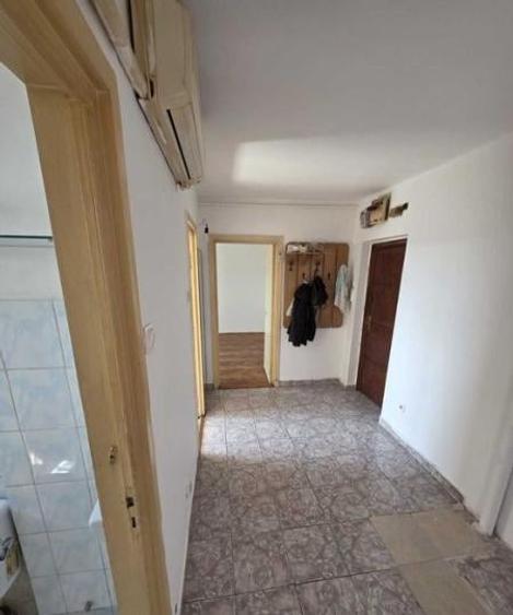 Apartament cu 2 camere decomandat în Far