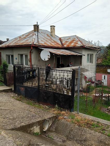 Casă cu 4 camere în Aghireșu