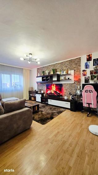 Apartament cu 3 camere decomandat în Alfa