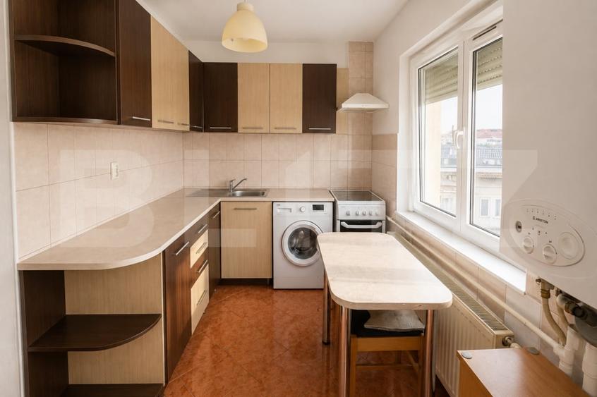 Apartament cu 2 camere decomandat, mobilat în Între Lacuri