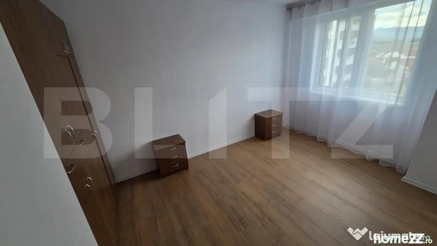 Apartament cu 3 camere semidecomandat în Central