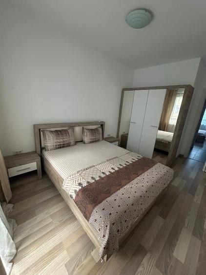 Apartament cu 3 camere decomandat, mobilat în Parcul Carol