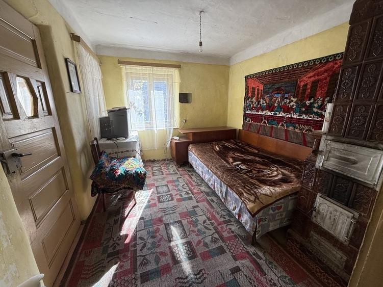 Casă cu 4 camere în Segarcea-Deal