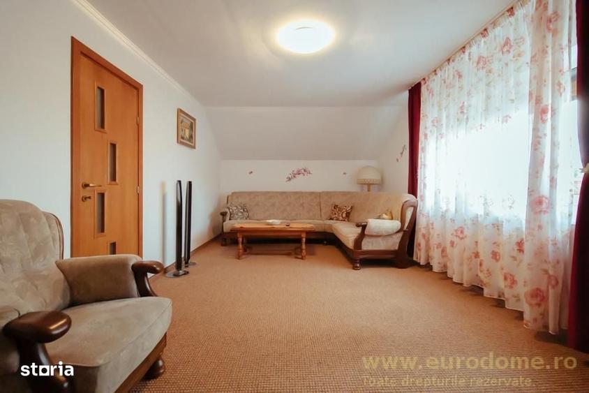 Casă cu 4 camere în Drumul Poienii