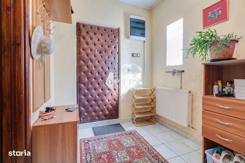 Casă cu 4 camere în 16 Februarie