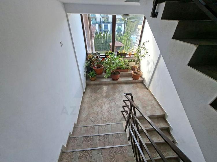 Apartament cu 3 camere decomandat, mobilat în Calea Dumbrăvii
