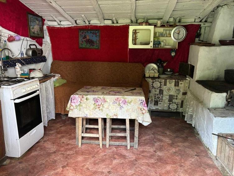 Casă cu 4 camere în Priboaia