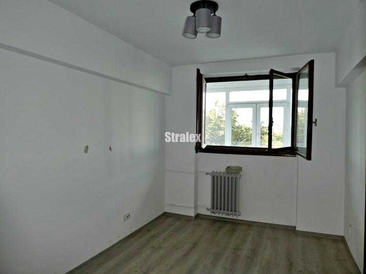 Apartament 3 camere bloc reabilitat aproape de metroul Raul Doamnei - 7
