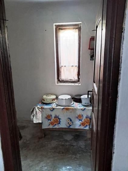 Casă individuală cu 5 camere cu Canalizare în Polovragi