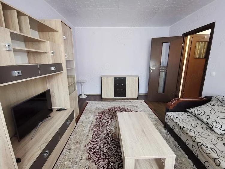 Apartament cu 2 camere semidecomandat în Piața Centrală