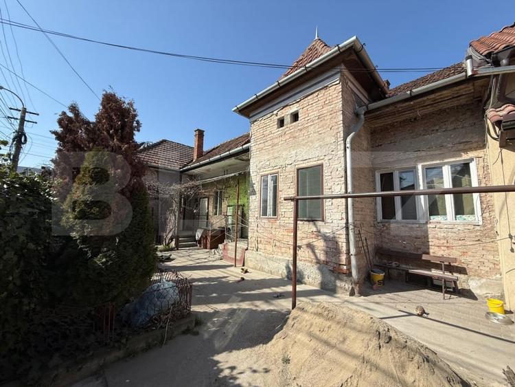 Casă individuală cu 4 camere cu Canalizare în Dâmbul Rotund