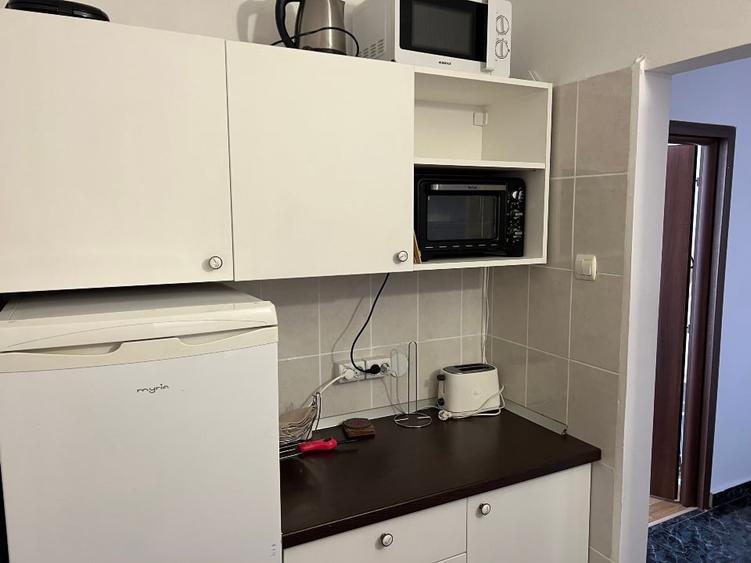 Apartament cu 2 camere semidecomandat, mobilat în Cișmigiu