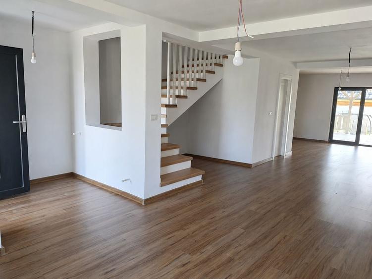 Casă cu 3 camere în Exterior Sud