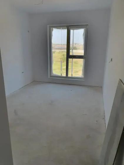 Apartament cu 2 camere decomandat în Titan